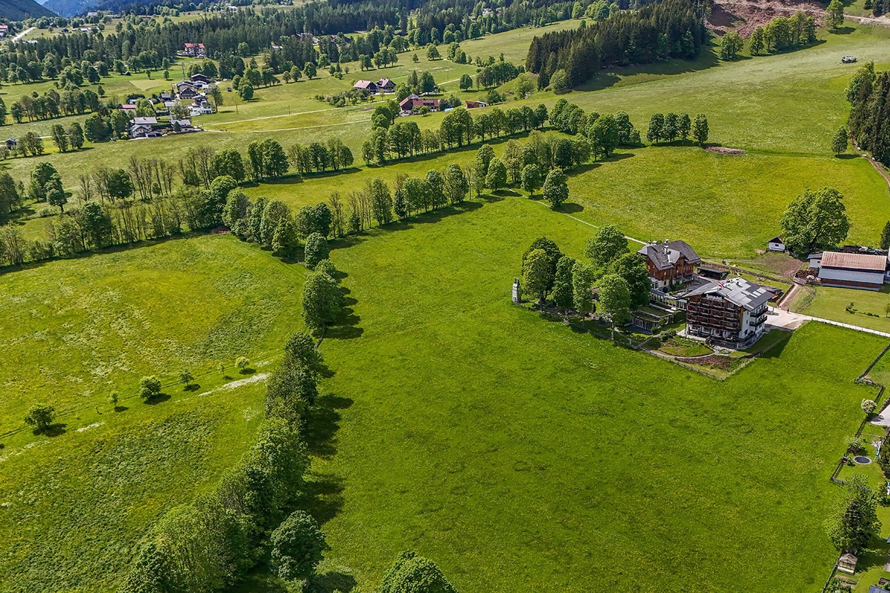 Hotel Ramsauhof inmitten herrlicher Wiesen